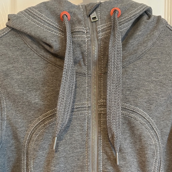 Lululemon Vintage Hooded Scuba Full Zip in Heather Grey/Pink Detail Size 8 - Picture 7 of 10